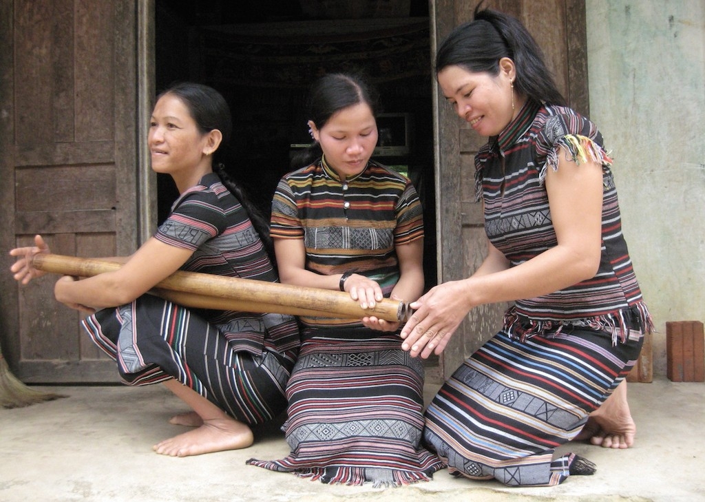 Nhạc cụ truyền thống của người Hrê ở Quảng Ngãi.