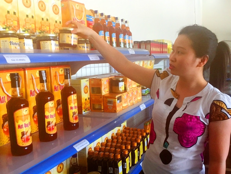 Mật ong an toàn có mặt trong các cửa hàng nông sản sạch để đáp ứng nhu cầu của người tiêu dùng.