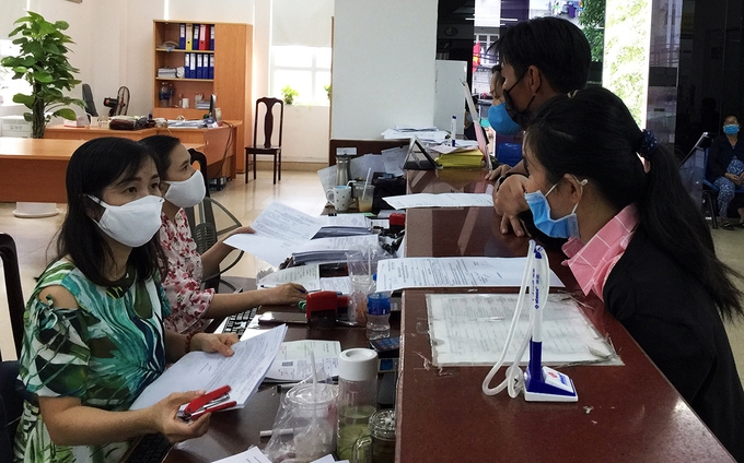 Bảo hiểm Xã hội Việt Nam cho biết đang quyết liệt triển khai các chính sách hỗ trợ đến với người dân, HTX, doanh nghiệp bị ảnh hưởng bởi dịch COVID-19.