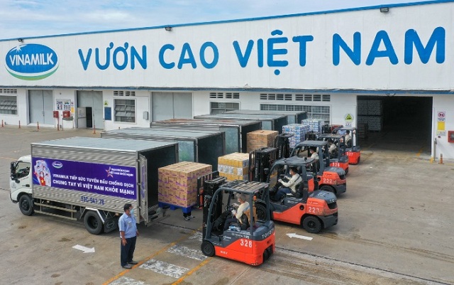 Các chuyến xe với thông điệp “Tuyến đầu khỏe mạnh, vì Việt Nam khỏe mạnh” đã đồng loạt khởi hành mang món quà của cán bộ công nhân viên Vinamilk gửi đến tuyến đầu