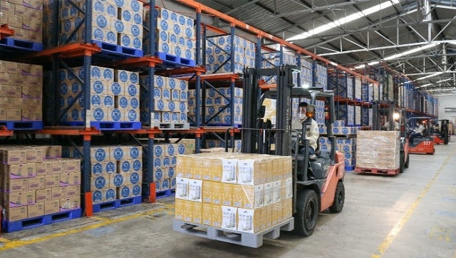 Sự nỗ lực của cán bộ công nhân viên và các biện pháp phòng dịch chặt chẽ giúp Vinamilk đảm bảo các hoạt động cung ứng sản phẩm an toàn, liền mạch