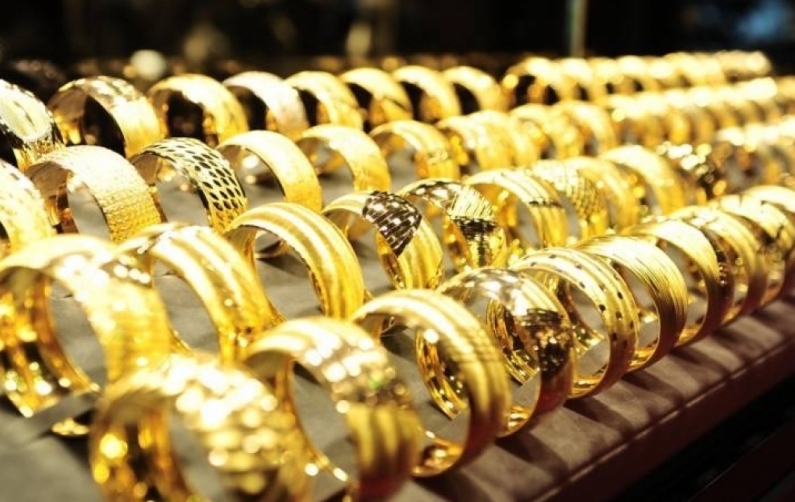 Giá mua và bán vàng nữ trang trong phiên giao dịch sáng nay giảm nhẹ 50.000 đồng/lượng.
