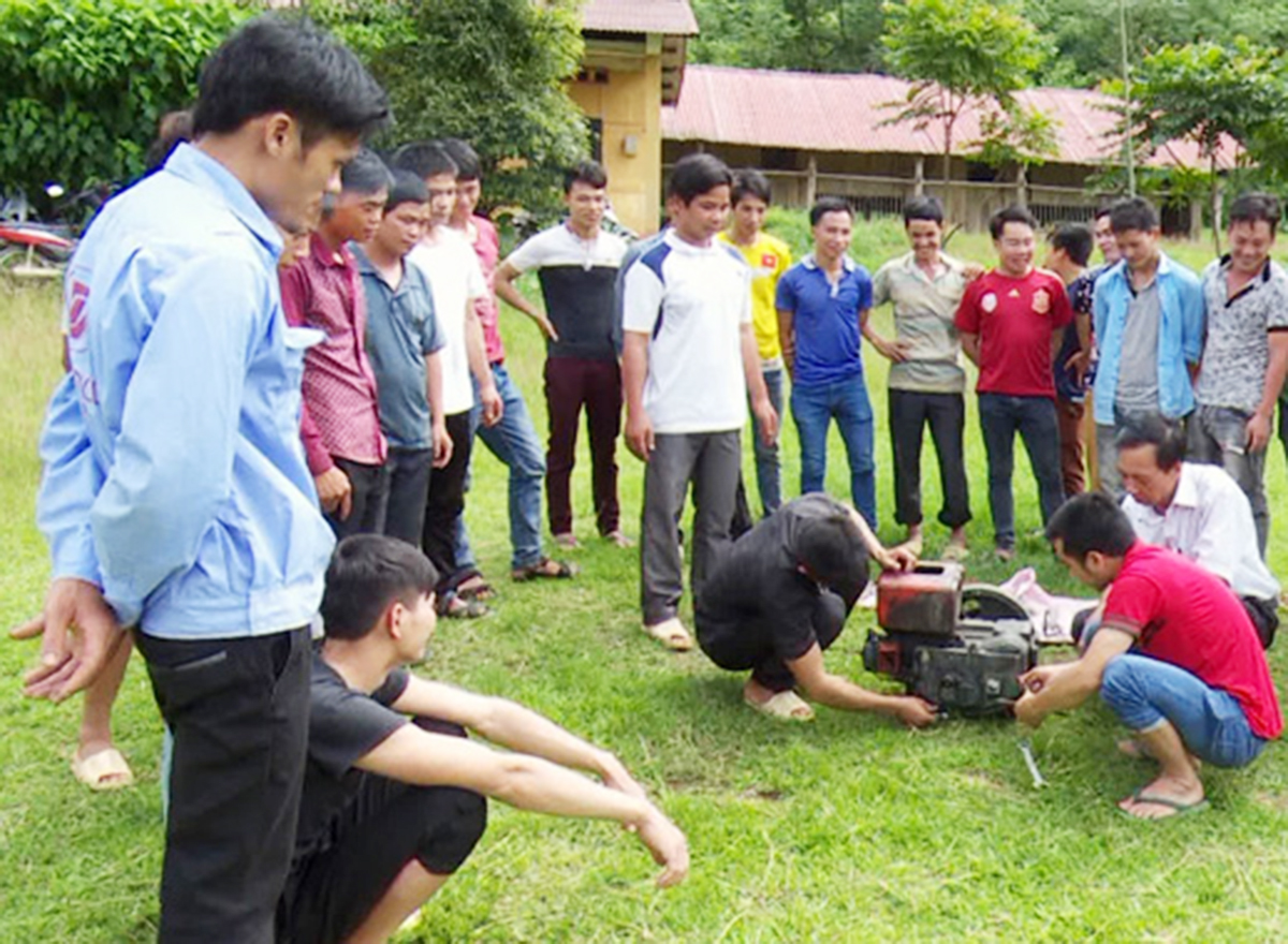 Na Hang chủ động đào tạo nghề nông thôn theo phương châm cầm tay, chỉ việc (Ảnh TL).