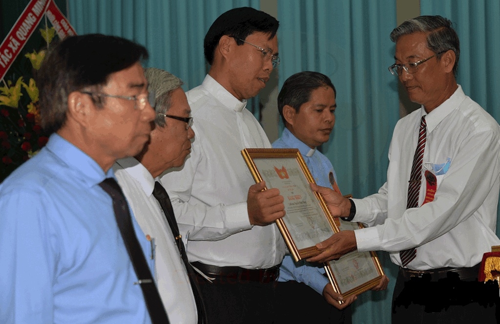 Ở Tiền Giang có nhiều tấm gương đồng bào Công giáo tích cực tham gia phong trào toàn dân bảo vệ an ninh Tổ quốc.