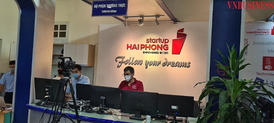 Điểm nhấn của Tuần lễ là ra mắt triển lãm trực tuyến