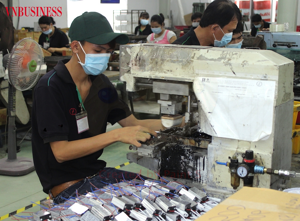 Giữa tác động nặng nề của đại dịch Covid-19 đợt 4, các DN sản xuất trong nước đang cần gỡ khó về dòng tiền.