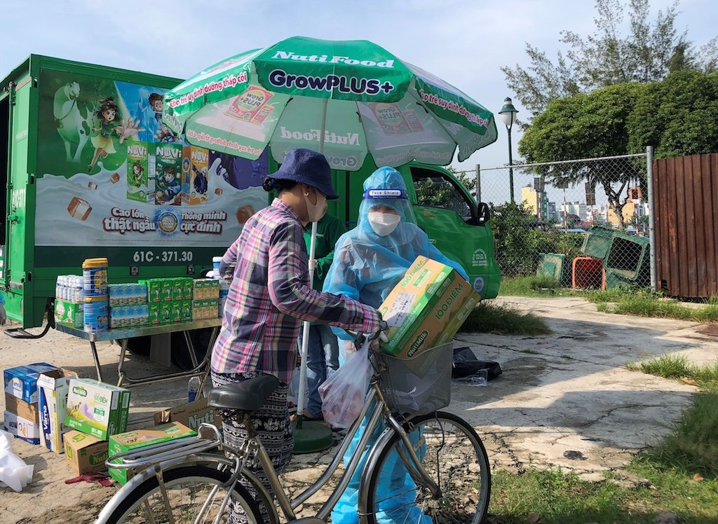 Chương trình bán hàng lưu động trong mùa dịch do Sở Công Thương Tp.HCM tổ chức tại các khu dân cư.