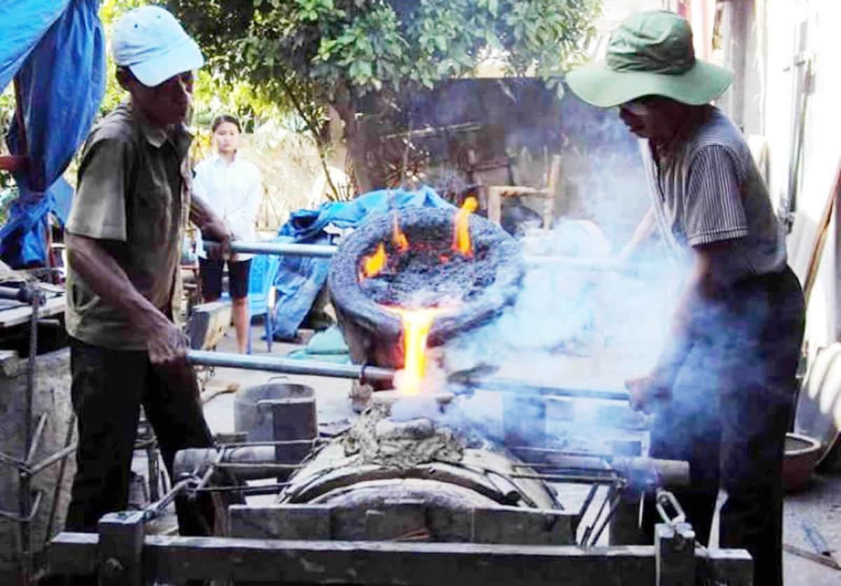Nghề đúc đồng ở Thiệu Hóa cũng đang tạo được nhiều việc làm, thu nhập ổn định cho người lao động (Ảnh TL).