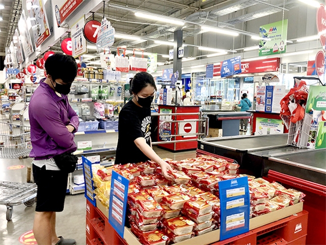 Sức mua giảm mạnh, nhiều siêu thị lớn không trang trí gian hàng bán bánh trung thu như mọi năm.