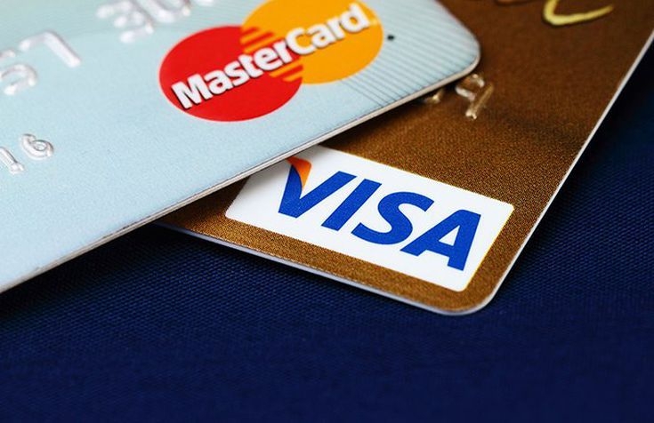 Giai đoạn 2019-2020, tổng phí thu của các tổ chức thẻ quốc tế Visa và Mastercard đối với các ngân hàng Việt Nam ước tính khoảng hơn 200 triệu USD/năm (khoảng 5.000 tỷ đồng/năm).