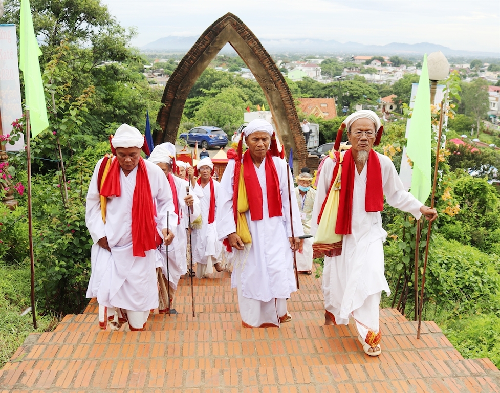 Trong việc tham gia bảo đảm tình hình an ninh trật tự ở huyện Bắc Bình, vai trò của các vị chức sắc tôn giáo người Chăm là rất quan trọng.