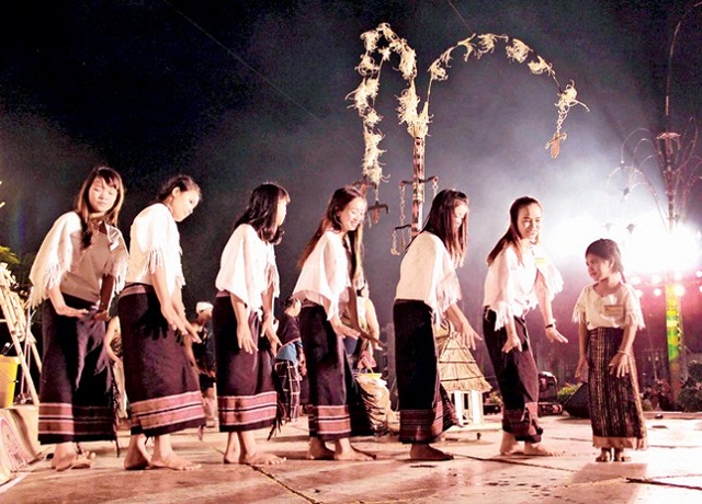 Vũ điệu Arya được các bạn trẻ dân tộc Chu Ru biểu diễn (Ảnh: TL).