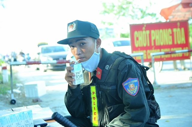 TH mong muốn, những sản phẩm hoàn toàn tự nhiên, tăng sức đề kháng sẽ góp phần chia sẻ khó khăn với người dân và lực lượng tuyến đầu chống dịch.