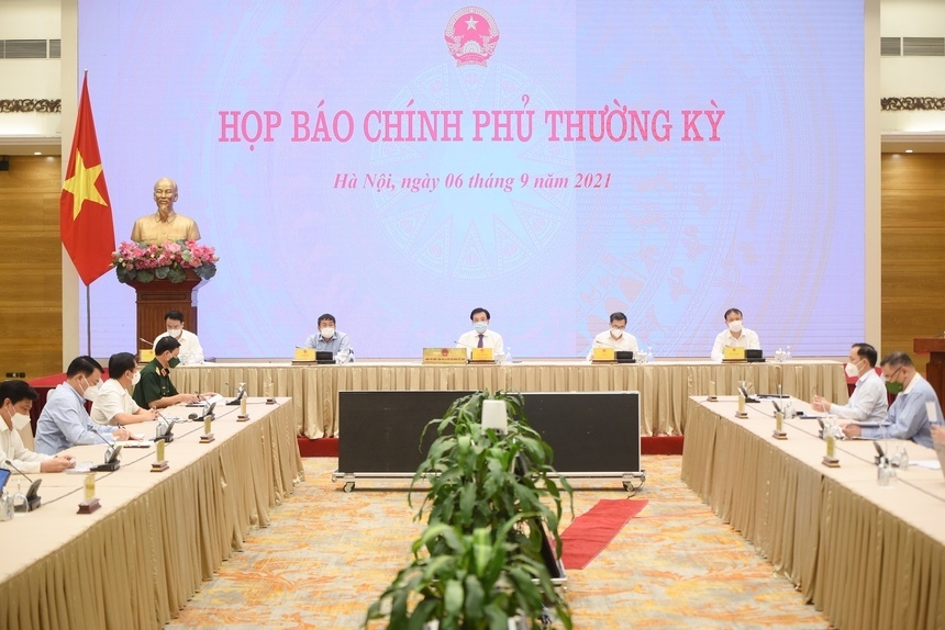 Toàn cảnh buổi họp báo Chính phủ thường kỳ tháng 8/2021. (Ảnh: VGP)