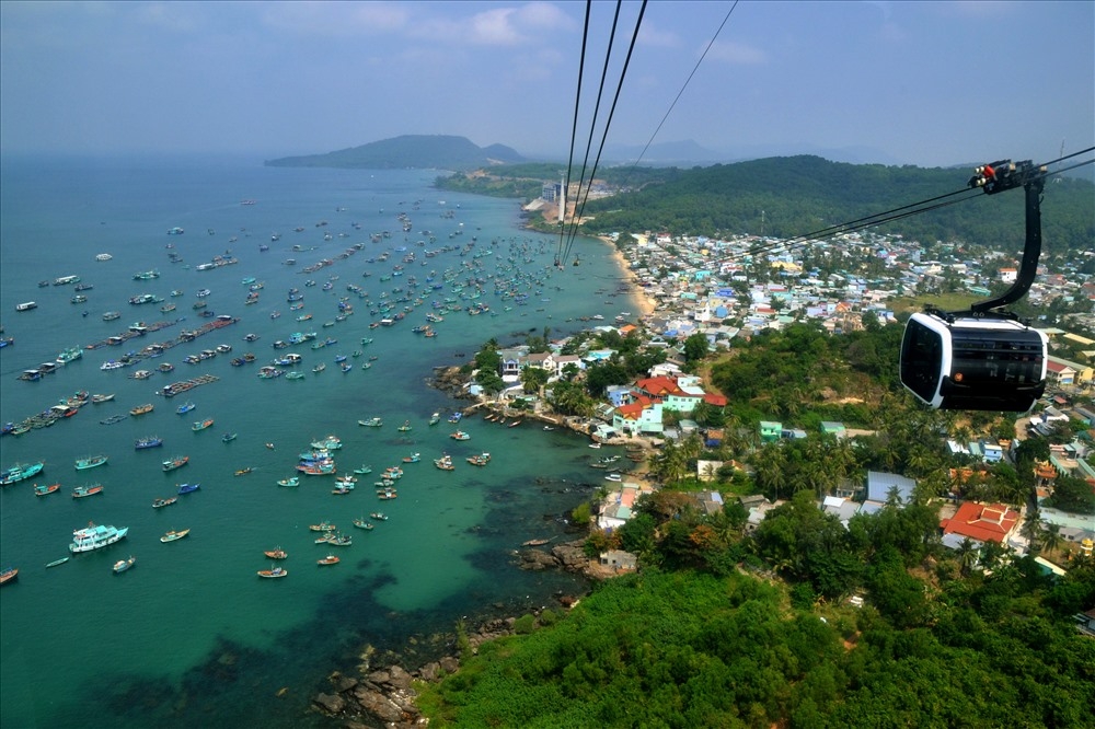 Để chuẩn bị cho thí điểm hộ chiếu vắc xin, Bộ VH-TT&DL đã chuẩn bị nhiều giải pháp nhằm đảm bảo an toàn cho du khách. Đây sẽ là chìa khoá để ngành du lịch trở lại trạng thái bình thường mới (Ảnh: TL)