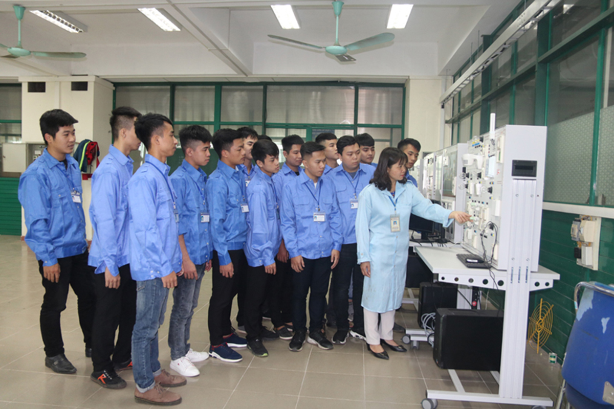 Hiệu quả dạy nghề cho lao động phổ sẽ giúp học sinh xác định tương lai nghề nghiệp, có hướng đi rõ ràng. (Ảnh TL)