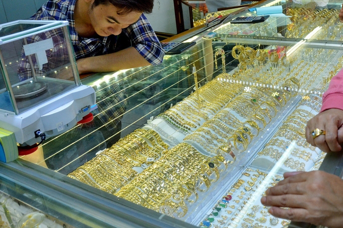 Giá bán vàng 24K tăng 50.000 đồng/lượng lên mức 51,3 triệu đồng/lượng.