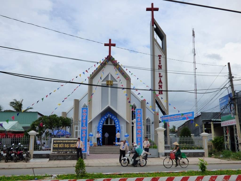 Mô hình “Xóm đạo bình yên” được thực hiện tốt tại các họ đạo, xóm đạo của đạo Công giáo, Tin lành trong huyện Long Phú.