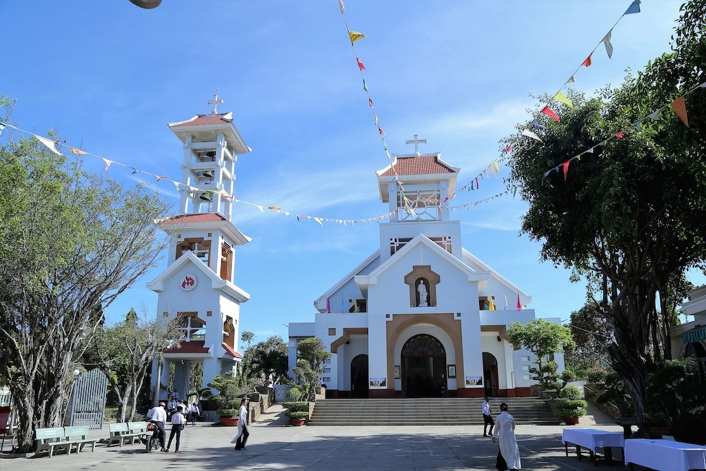 Với phương châm sống “tốt đời đẹp đạo”, tín đồ Công giáo ở Bà Rịa - Vũng Tàu thực hiện có hiệu quả các phong trào thi đua yêu nước, giữ gìn trật tự xã hội và tích cực tham gia phát triển cộng đồng.