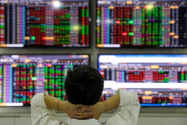 Bên cạnh những nhận định tươi sáng về cổ phiếu chứng khoán vẫn có những khuyến nghị cẩn trọng.