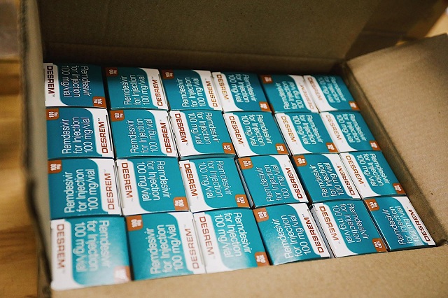 Lô thuốc điều trị Covid-19 do Ecopark tài trợ đã về Việt Nam