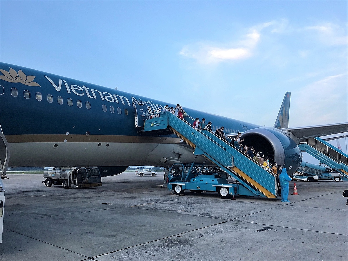 Traveloka phối hợp Vietnam Airlines hỗ trợ vận chuyển miễn phí các y bác sỹ của tỉnh Nghệ An.