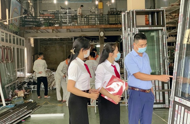 Từ nay đến 31/12/2021, Agribank cân đối 30.000 tỷ đồng chỉ tiêu tăng trưởng dư nợ để hỗ trợ khách hàng tại 19 tỉnh, thành phố phía Nam