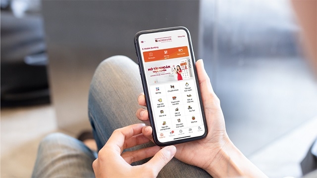 Hệ sinh thái dịch vụ đa dạng trên ứng dụng Agribank E-Mobile Banking.