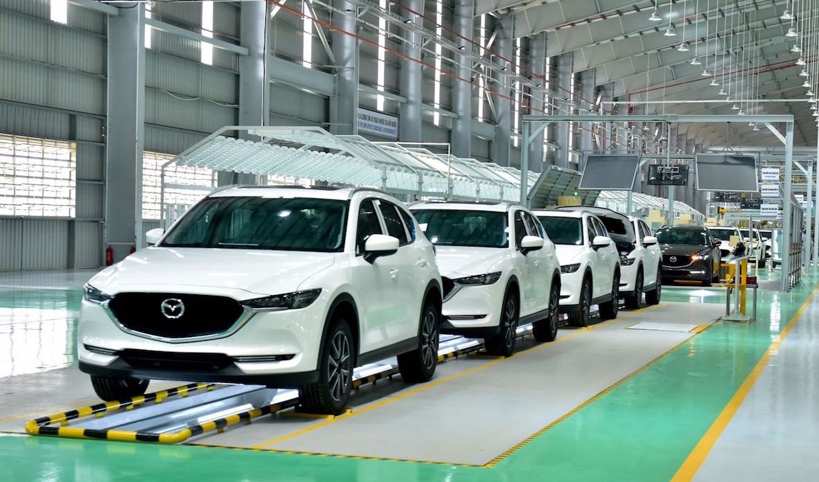 Dịch Covid-19 làm thị trường ô tô Việt Nam sụt giảm kỷ lục trong lịch sử.