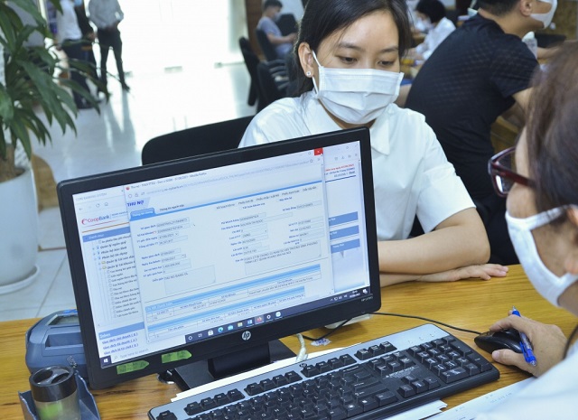 Co-opBank cũng chỉ đạo Chi nhánh triển khai các giải pháp tín dụng hỗ trợ khách hàng khắc phục thiệt hại do ảnh hưởng của dịch Covid-19