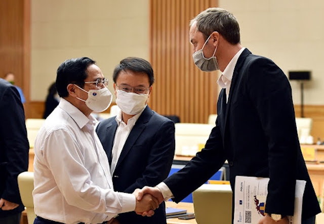 Thủ tướng Chính phủ Phạm Minh Chính gặp gỡ các nhà đầu tư nước ngoài.