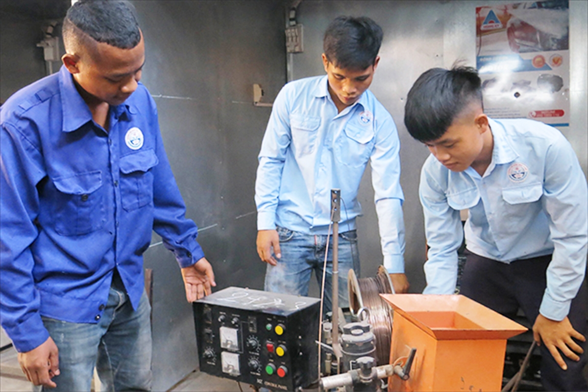 Học sinh, sinh viên dân tộc thiểu số lựa chọn học trường nghề có nhiều lợi thế.