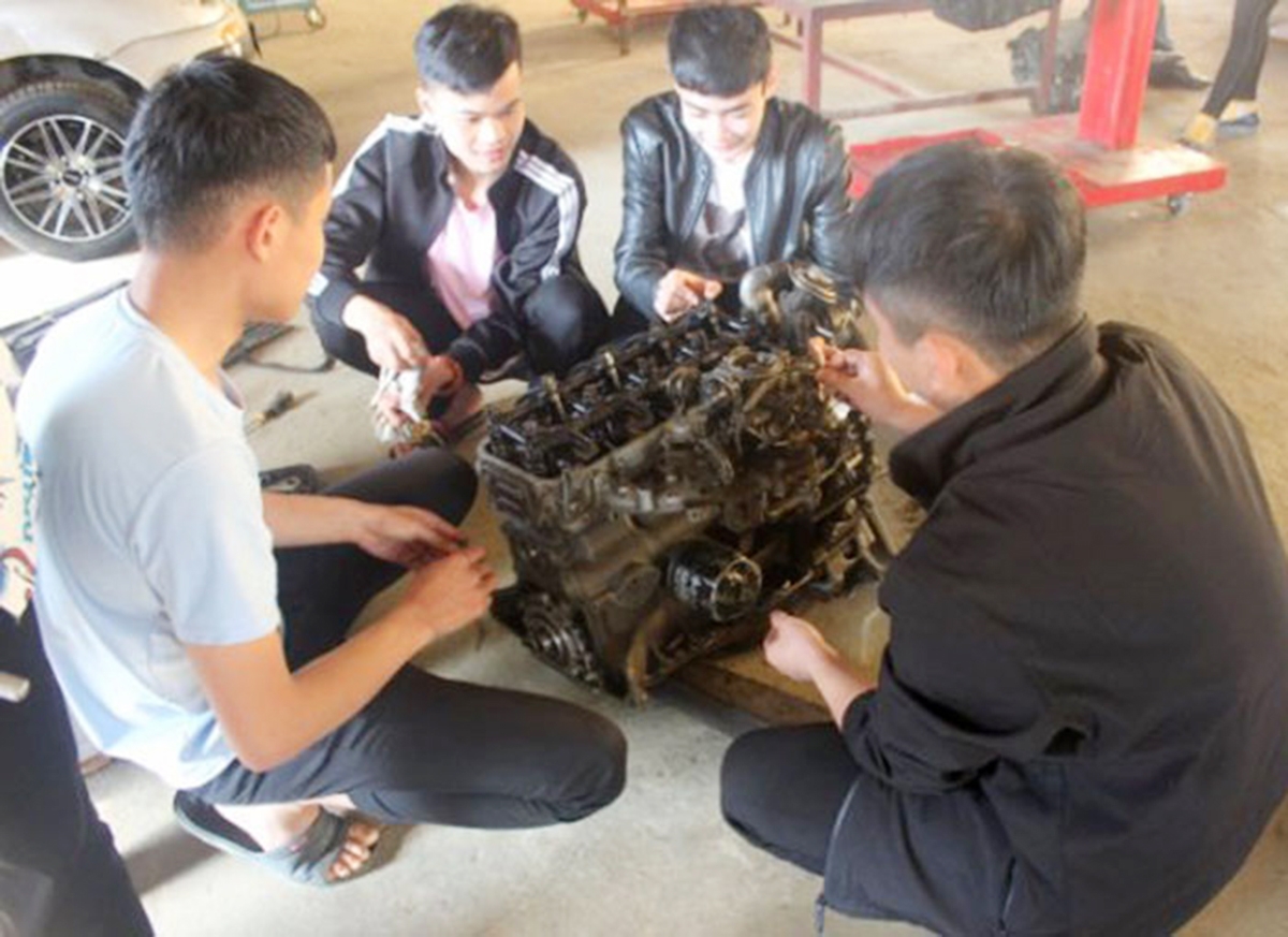 Cần thêm nhiều chính sách hỗ trợ cả về học và cơ hội việc làm để thu hút người trẻ học nghề.