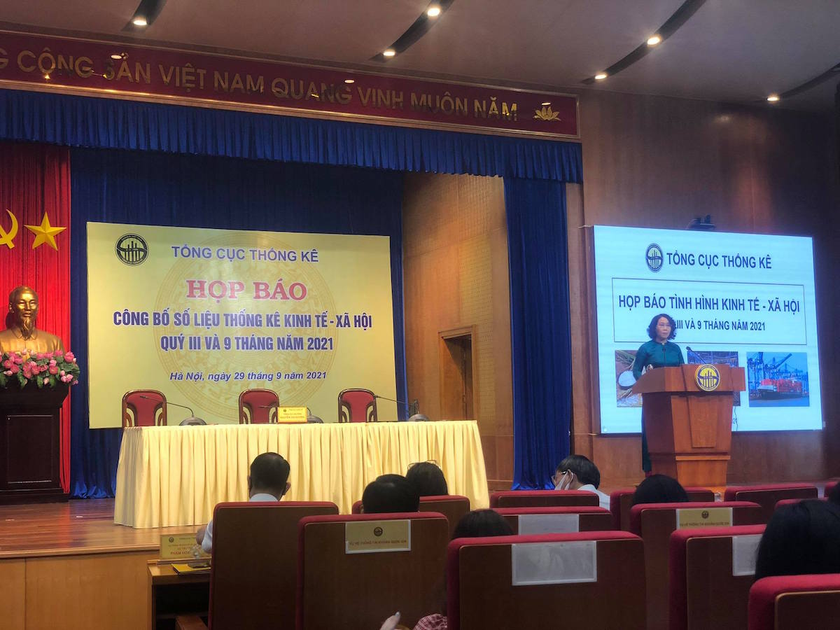Bà Nguyễn Thị Hương, Tổng cục trưởng Tổng cục Thống kê phát biểu tại cuộc họp báo.