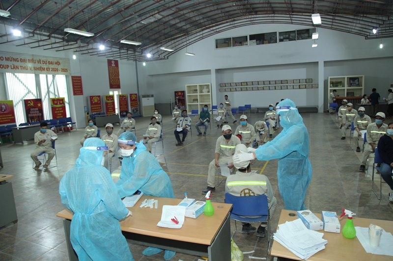 Thủ tướng Chính phủ chỉ đạo Bộ Y tế khẩn trương ban hành hướng dẫn doanh nghiệp tự thực hiện xét nghiệm. (Ảnh: Int)