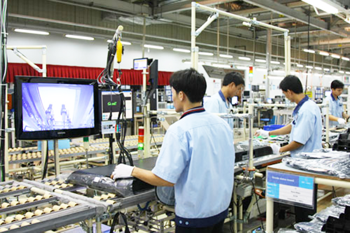 Tỷ lệ sinh viên học điện tử công nghiệp ra trường có việc làm, thu nhập ổn định ngày càng cao.