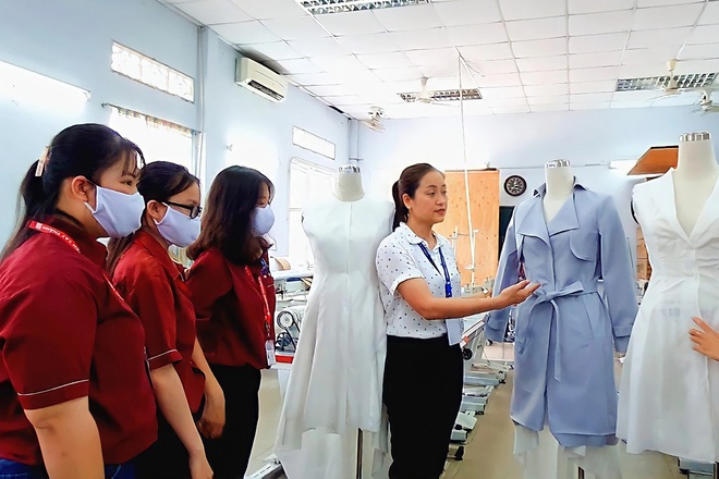 Lao động được đào tạo trong trường nghề có nhiều lợi thế cạnh tranh cơ hội việc làm, tăng thu nhập.