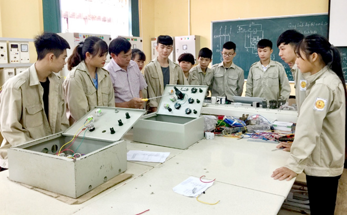 Nhiều trường nghề đang tích cực đổi mới công tác quản lý, đào tạo theo nhu cầu thị trường.