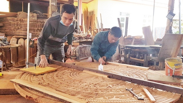 Nhiều HTX đã phải đào tạo lại để người lao động có thể bắt kịp với quy trình sản xuất của HTX. (Ảnh TL)