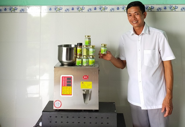 Với kinh nghiệm làm nông nghiệp cùng với nghiên cứu, học hỏi, anh Phạm Thanh Chung đang nỗ lực đưa sản phẩm của HTX có chỗ đứng trên thị trường.