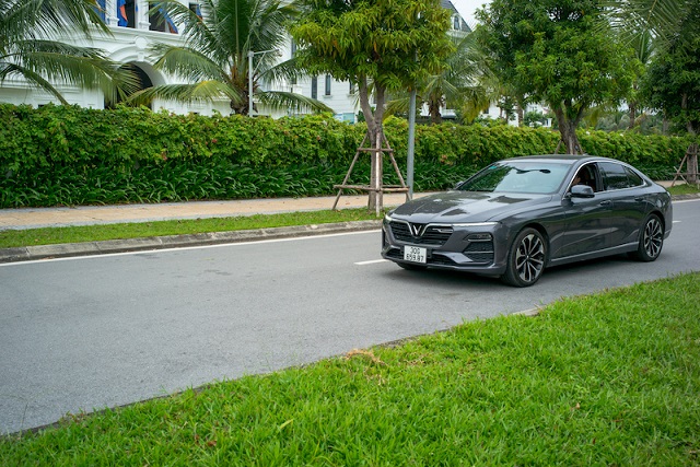 VinFast Lux A2.0 giống như một “món hời” trong phân khúc sedan tầm giá 1 tỷ đồng.