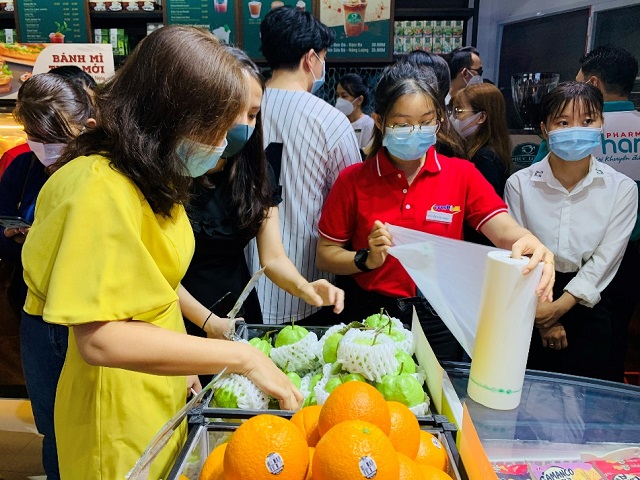 Hoa quả tươi mới mỗi ngày là mặt hàng không thể thiếu tại Fresh & Chill.