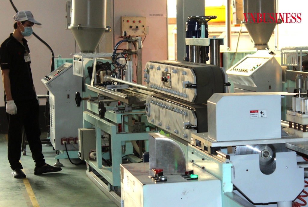 Việc nhập khẩu máy móc giá rẻ từ Trung Quốc vẫn tiềm ẩn nhiều rủi ro cho nhiều DN (Ảnh minh họa).