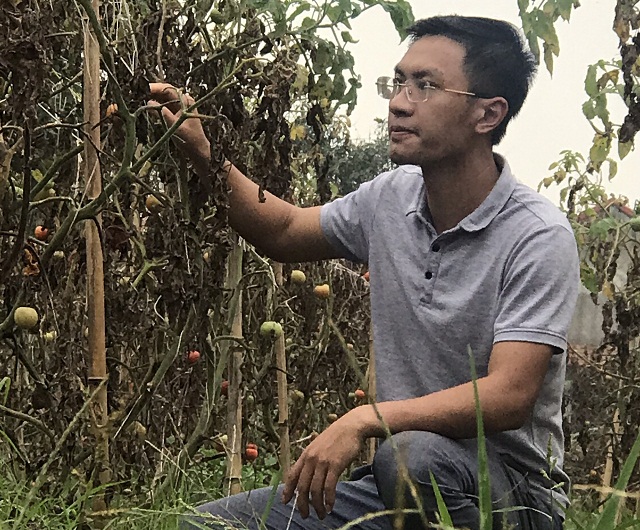 Anh Nguyễn Mạnh Tiến luôn tâm huyết, dày công nghiên cứu ứng dụng nông nghiệp hữu cơ.