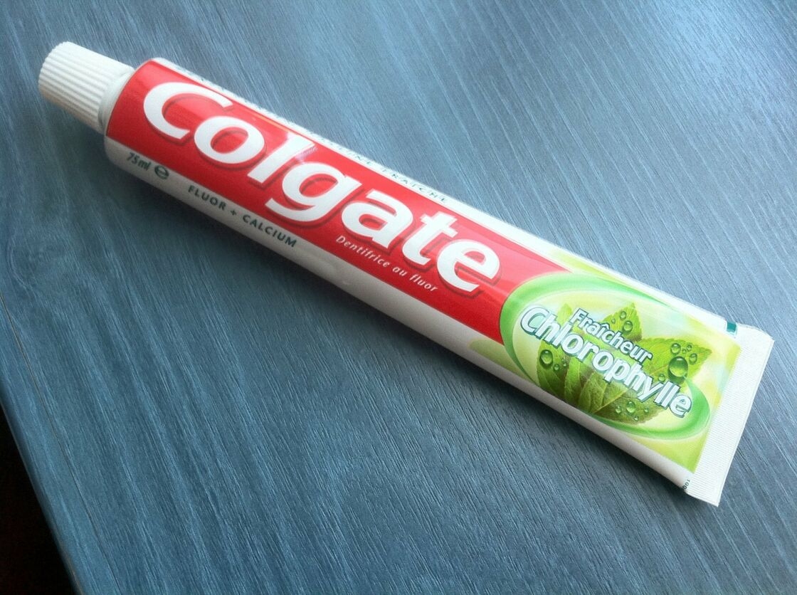 10. Colgate-Palmolive - 941 chất thải nhựa ở 22 quốc gia Colgate-Palmolive sở hữu thương hiệu thuốc đánh răng Colgate và xà phòng Palmolive.