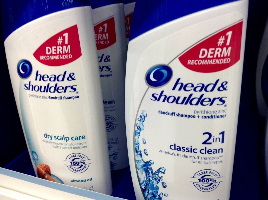 5. Procter & Gamble - 1.939 chất thải nhựa ở 30 quốc gia Thương hiệu Head & Shoulders thuộc về Procter & Gamble, công ty cũng sở hữu Ariel, Mr Propre, Tampax, Always, Pampers và Gillette.