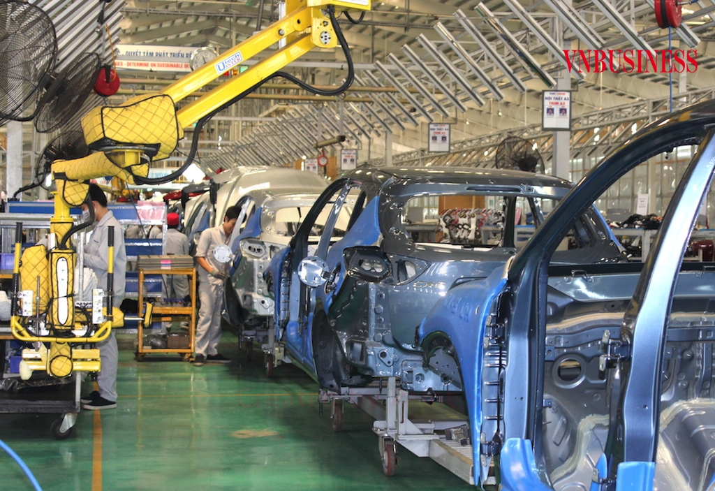 Công nghiệp sản xuất, lắp ráp ô tô trong nước đang gặp nhiều khó khăn do ảnh hưởng của dịch Covid-19.