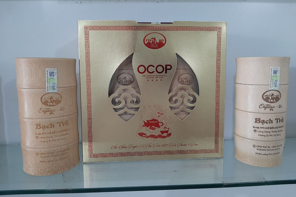 Trà organic của HTX chế biến chè Phìn Hồ (Hà Giang) được đóng gói trong hộp ống tre đã mang nét đặc trưng và sự sáng tạo của sản phẩm.