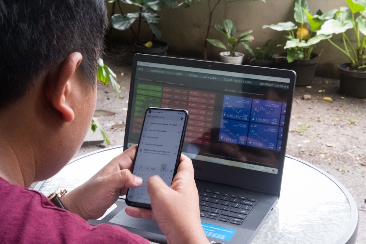 Dòng tiền cá nhân thường thiếu kiên nhẫn, sẵn sàng rời bỏ hay cắt lỗ bluechip.