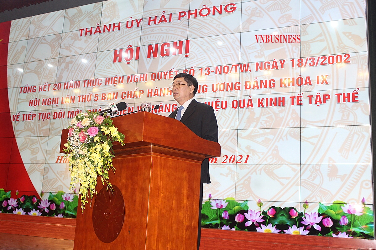 Phó Chủ tịch Liên minh HTX Việt Nam Lê Văn Nghị phát biểu tại hội nghị.